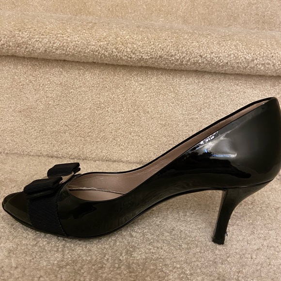 Salvatore Ferragamo Vara Bow Open Toes Leather Low Heel Shoes - Picture 5 of 7